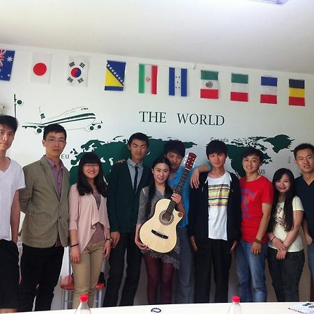 798 International Youth Hostel Jinan Bagian luar foto